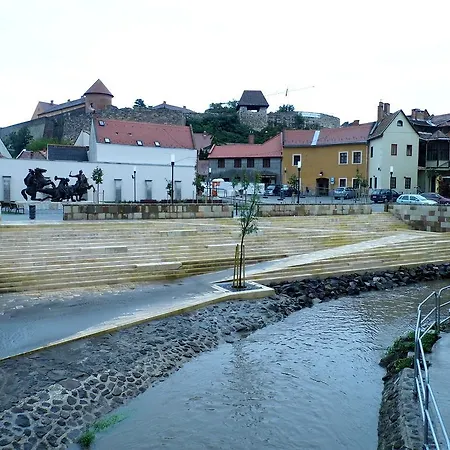 Relax * Eger